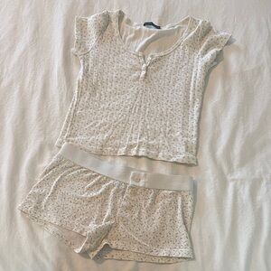 Floral White brandy Melville pajama set